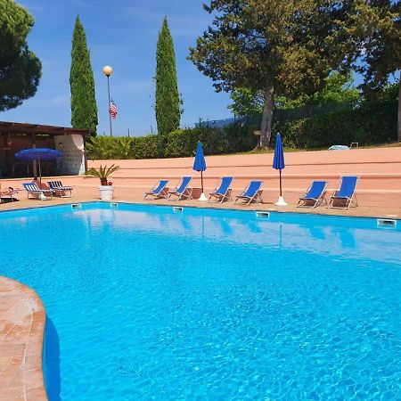 Toscana Holiday Village Монтополи-ин-Валь-д'Арно Экстерьер фото
