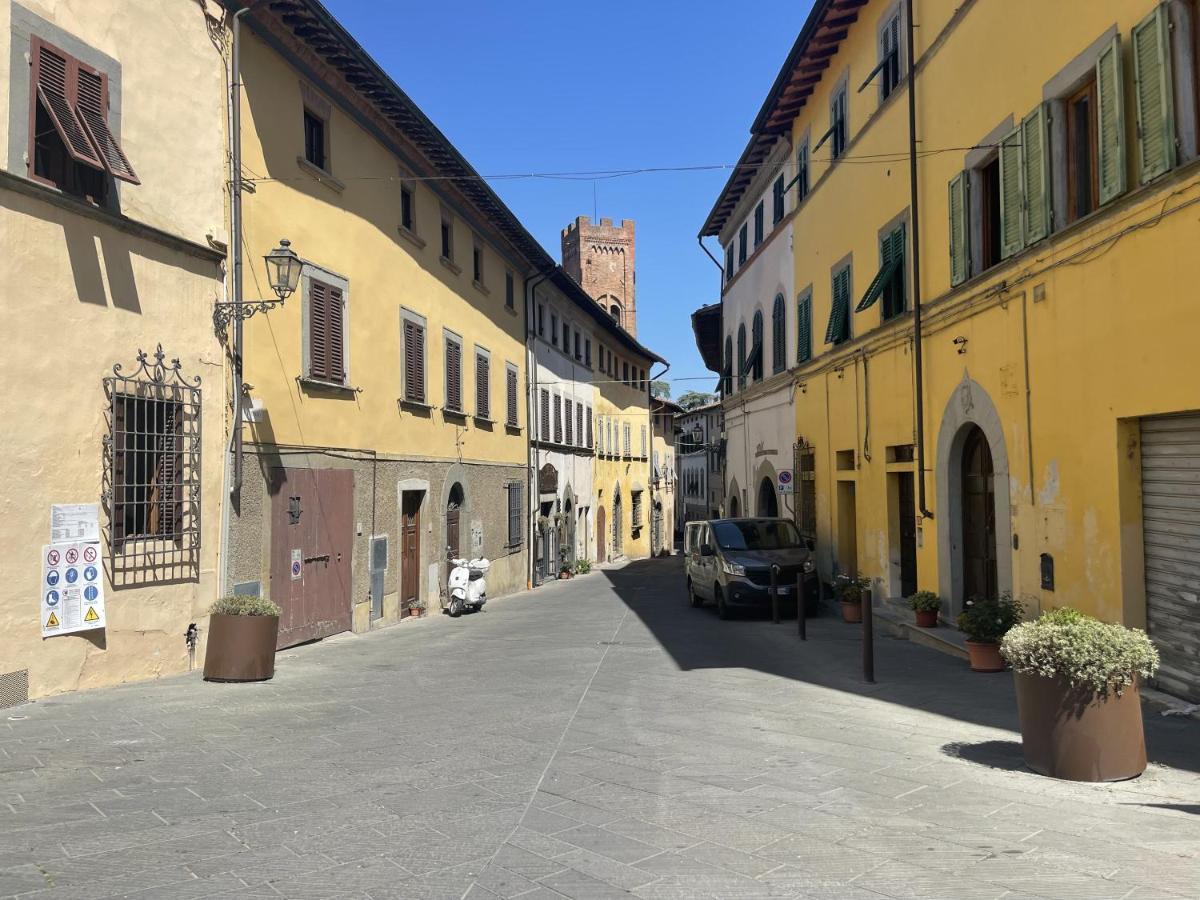 Toscana Holiday Village Монтополи-ин-Валь-д'Арно Экстерьер фото