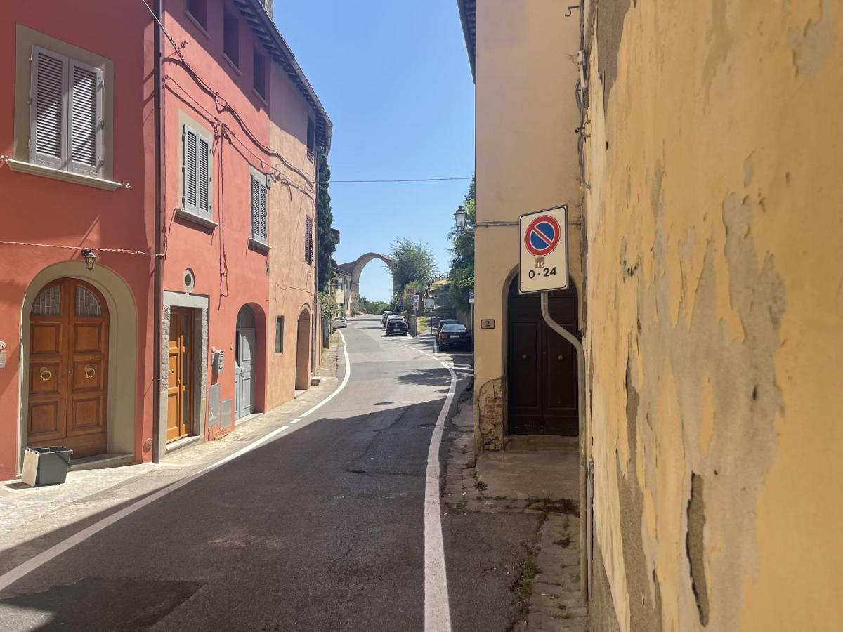Toscana Holiday Village Монтополи-ин-Валь-д'Арно Экстерьер фото